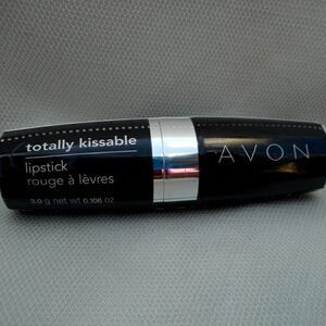 NWT AVON - Totally Kissable Lipstick - Undressed Brown N501